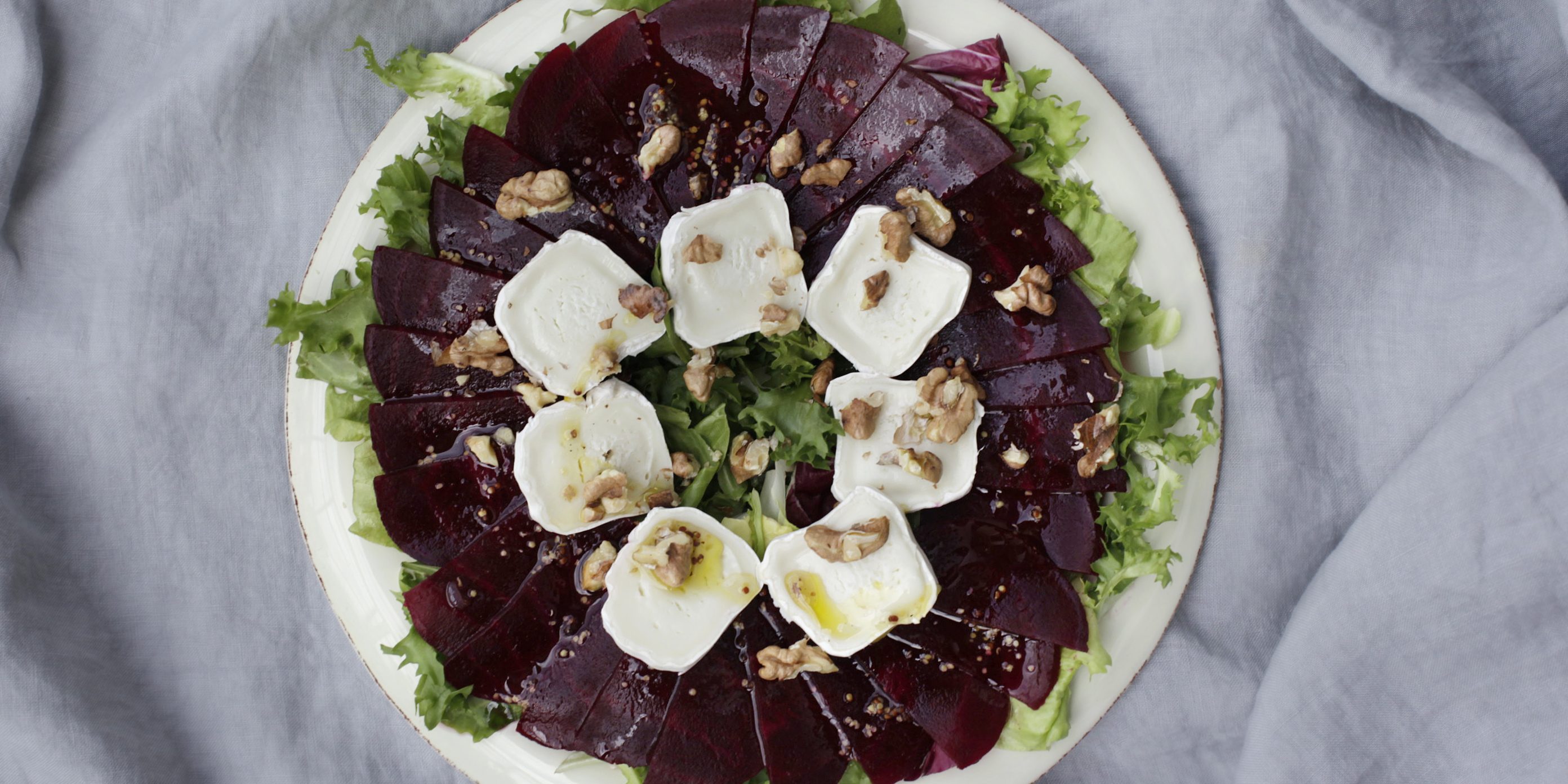 sałatka z burakami i serem kozim